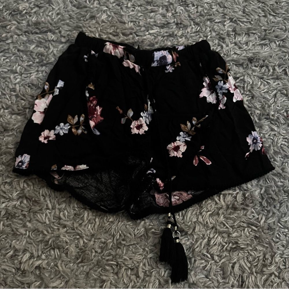 Primark black floral high rise shorts size 2